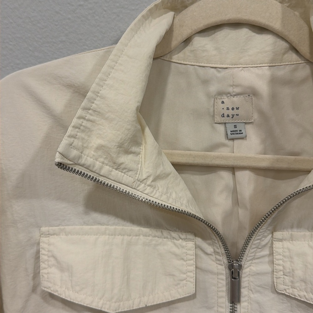 Cream Jacket - Picture 3 of 6